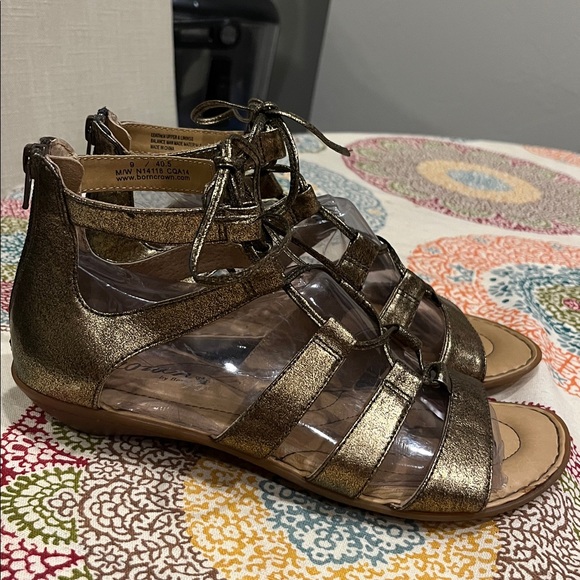 Crown by Born Women's Metallic Gladiator Sandals size 9 - Picture 4 of 11